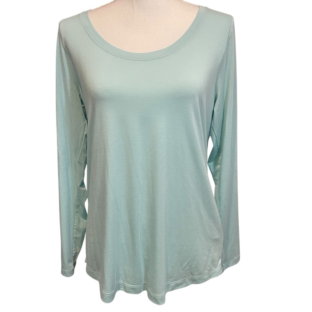Athleta Mint Green Long Sleeved Scoop Neck Tech Shirt.  Size S